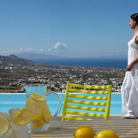 North Santorini A Luxury 5* Pyrgos Kallistis
