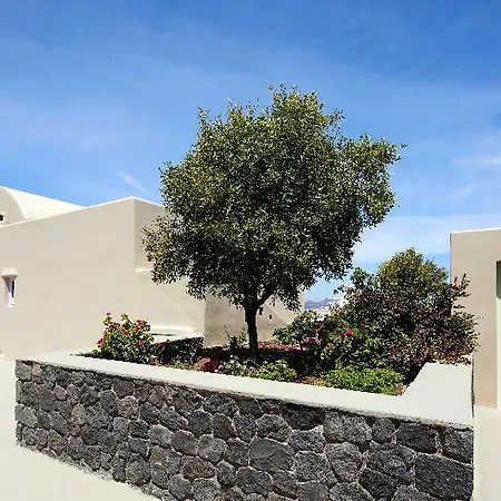North Santorini A Luxury 5*