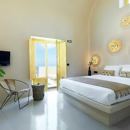 North Santorini A Luxury 5*